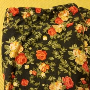 Lularoe mini roses leggings